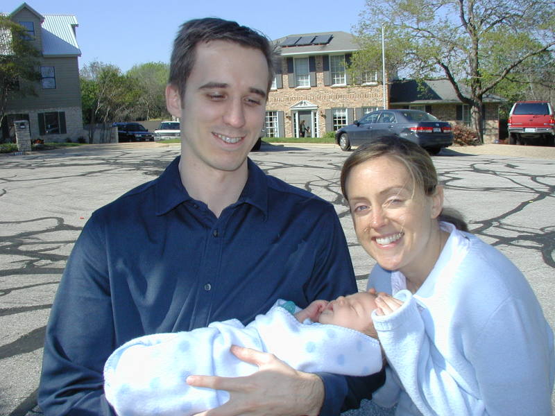 2005/03(March)/Easter/800x600_2005-03-27-Easter-34-Josh-Ian-Heather.JPG