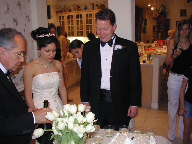 2005/03(March)/Greg-Mariana-Wedding/640x480_2005-03-18-Greg-Mariana-wedding-20.JPG