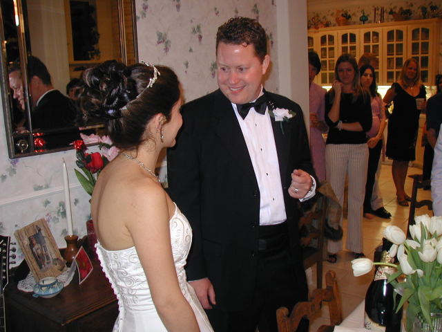 2005/03(March)/Greg-Mariana-Wedding/640x480_2005-03-18-Greg-Mariana-wedding-23-toast.JPG