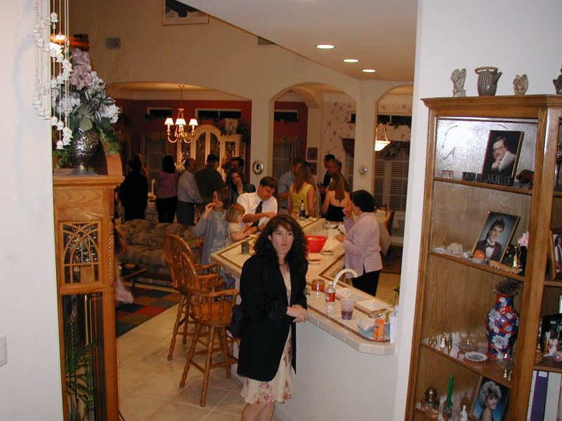 2005/03(March)/Greg-Mariana-Wedding/800x600_2005-03-18-Greg-Mariana-wedding-Suzi-1.JPG