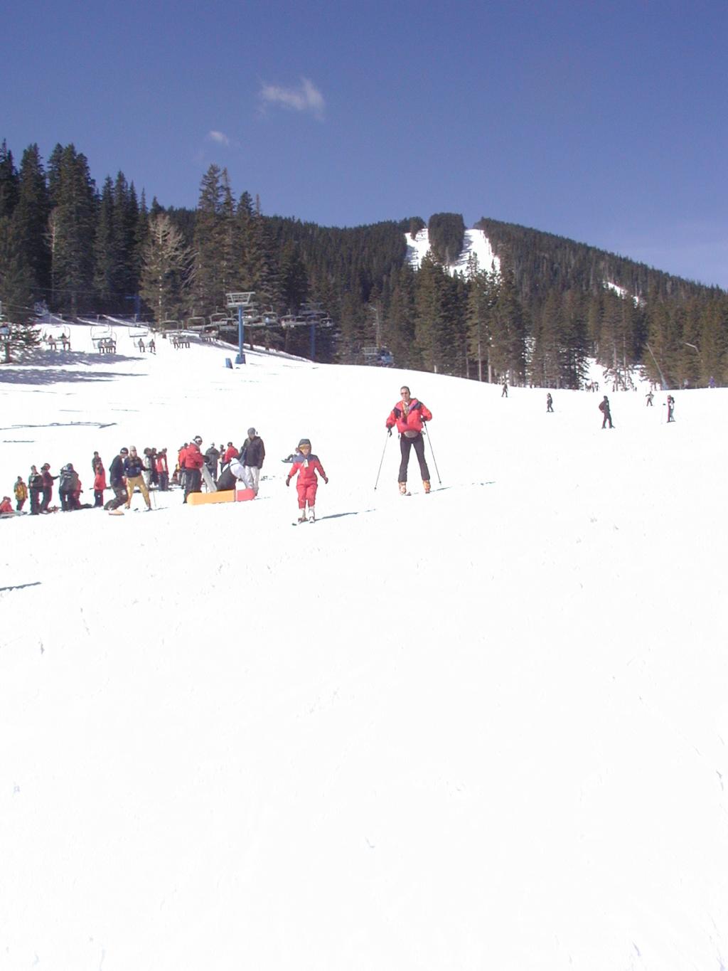 2005/03(March)/Ruidoso/Day1-skiing/1024x768_2005-03-13-Rudoso-Skiing-01-Chance-Travis.JPG