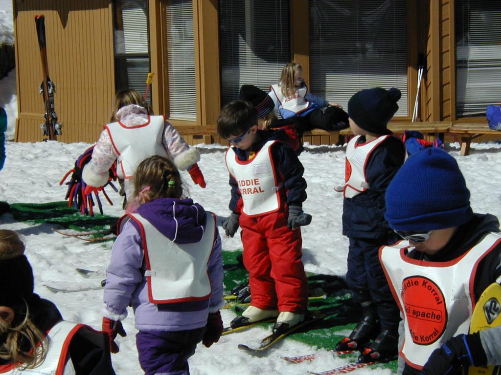 2005/03(March)/Ruidoso/Day1-skiing/1024x768_2005-03-13-Rudoso-Skiing-14--Dax-Kiddie-Koral.JPG