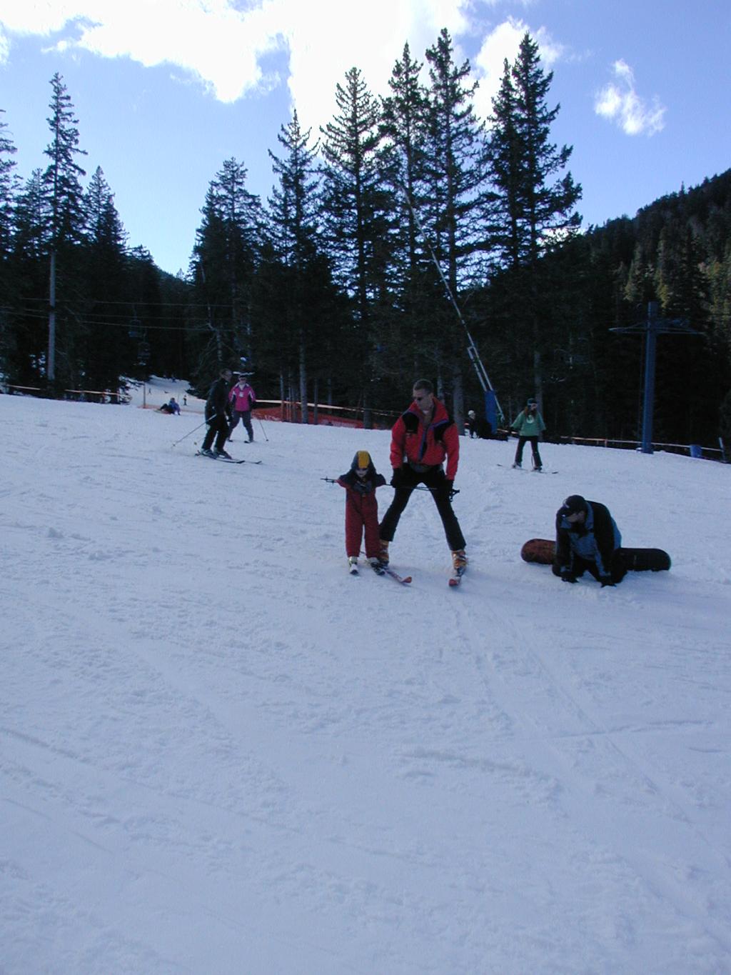 2005/03(March)/Ruidoso/Day1-skiing/1024x768_2005-03-13-Rudoso-Skiing-29--Dax-Travis.JPG