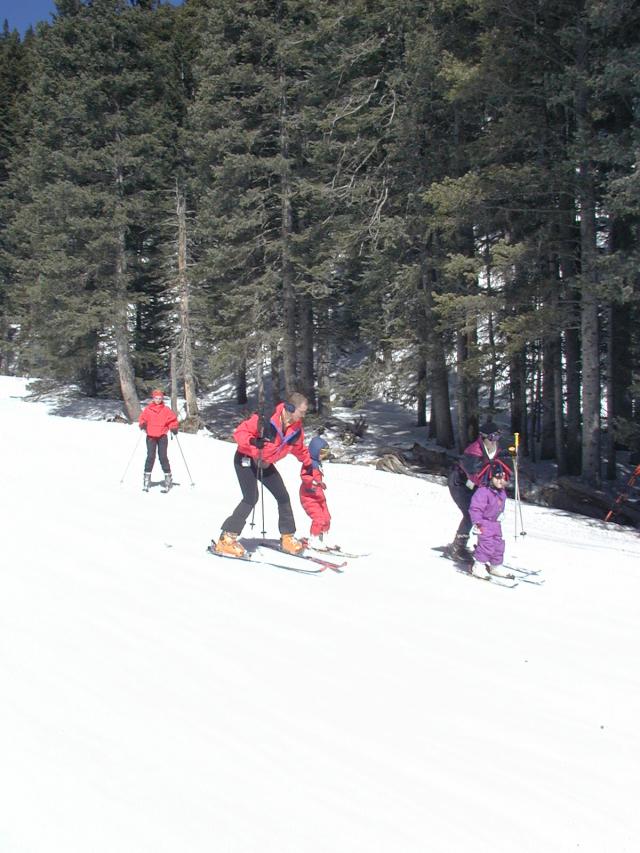 2005/03(March)/Ruidoso/Day1-skiing/640x480_2005-03-13-Rudoso-Skiing-05-Travis-Chance-Marci-McKenzie.JPG
