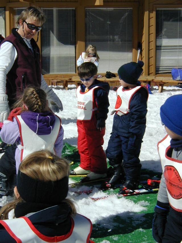 2005/03(March)/Ruidoso/Day1-skiing/640x480_2005-03-13-Rudoso-Skiing-12--Dax-Kiddie-Koral.JPG