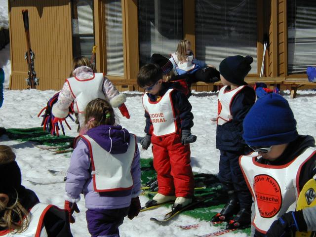 2005/03(March)/Ruidoso/Day1-skiing/640x480_2005-03-13-Rudoso-Skiing-14--Dax-Kiddie-Koral.JPG