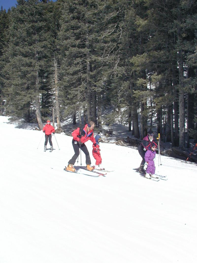 2005/03(March)/Ruidoso/Day1-skiing/800x600_2005-03-13-Rudoso-Skiing-05-Travis-Chance-Marci-McKenzie.JPG