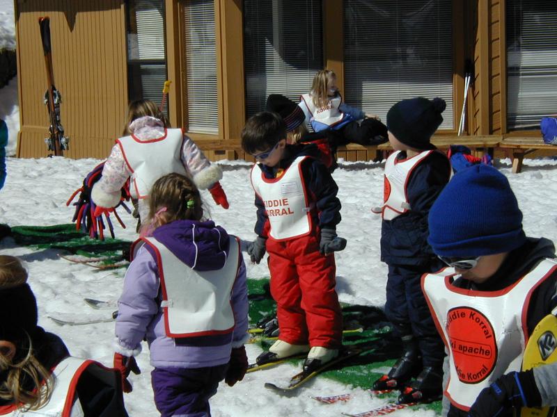 2005/03(March)/Ruidoso/Day1-skiing/800x600_2005-03-13-Rudoso-Skiing-14--Dax-Kiddie-Koral.JPG