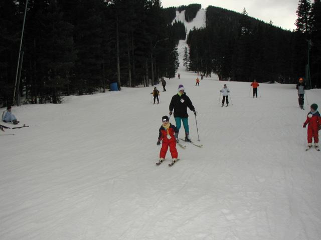 2005/03(March)/Ruidoso/Day2-skiing/640x480_2005-03-14-Ruidoso-skiing-18-Dax-Suzi-Chance.JPG