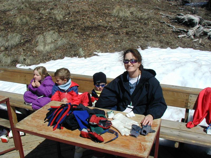 2005/03(March)/Ruidoso/Day2-skiing/800x600_2005-03-14-Ruidoso-skiing-10-McKenzie-Chance-Dax-Suzi-lunch.JPG