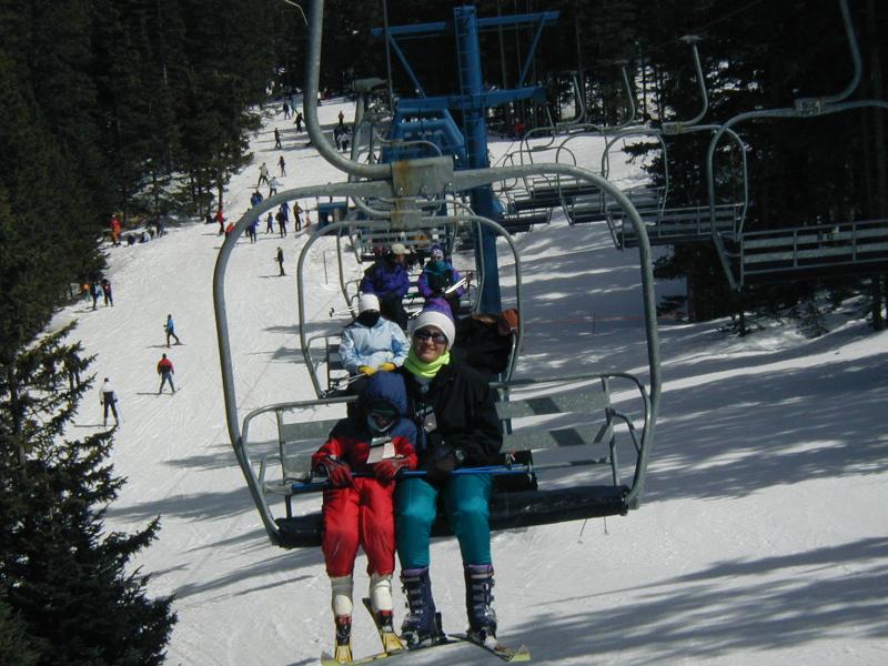 2005/03(March)/Ruidoso/Day2-skiing/800x600_2005-03-14-Ruidoso-skiing-14-Chance-Suzi.JPG