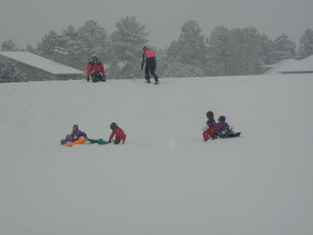 2005/03(March)/Ruidoso/Day3-snowed-in/1024x768_2005-03-15-Ruidoso-snowed-in-23-sledding.JPG