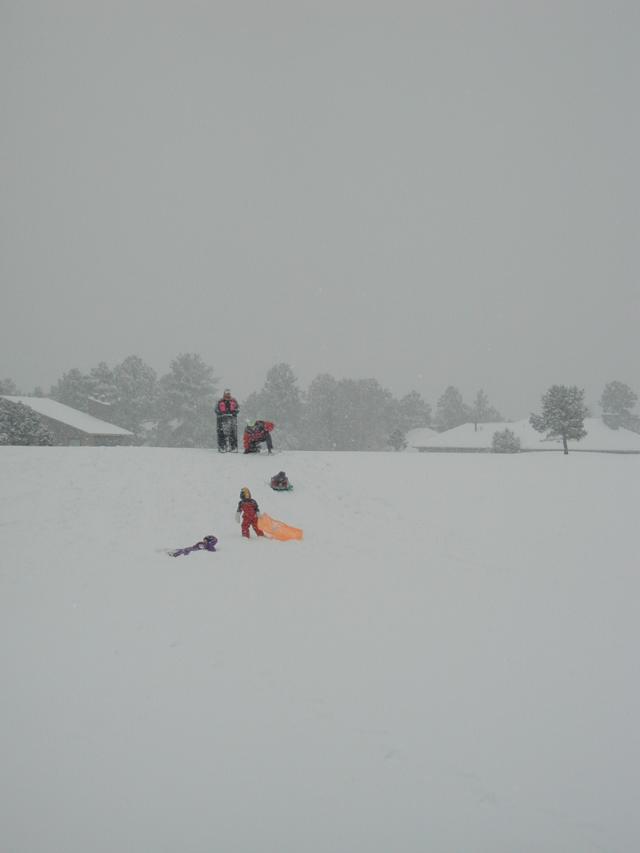 2005/03(March)/Ruidoso/Day3-snowed-in/640x480_2005-03-15-Ruidoso-snowed-in-14-sledding.JPG
