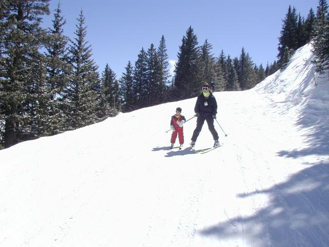 2005/03(March)/Ruidoso/Day4-skiing/640x480_2005-03-16-Ruidoso-skiing-06-Suzi-Dax.JPG