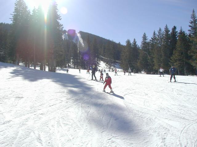 2005/03(March)/Ruidoso/Day4-skiing/640x480_2005-03-16-Ruidoso-skiing-24-Suzi-Chance-Dax.JPG