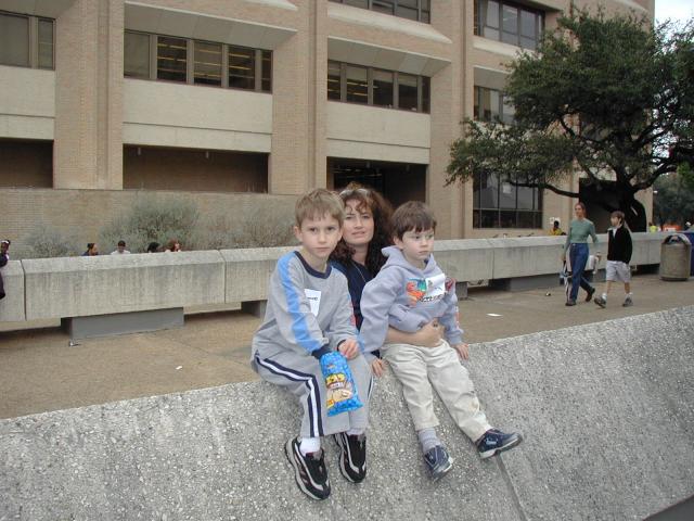 2005/03(March)/UT-Open-House/640x480_2005-03-05-UT-Open-House-13-Chance-Dax.JPG