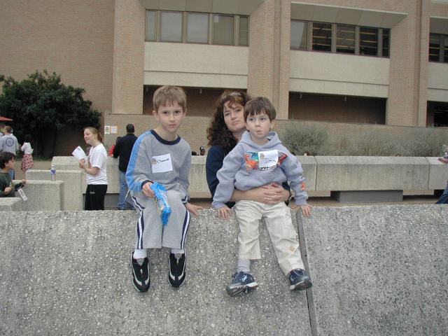 2005/03(March)/UT-Open-House/640x480_2005-03-05-UT-Open-House-14-Chance-Dax.JPG