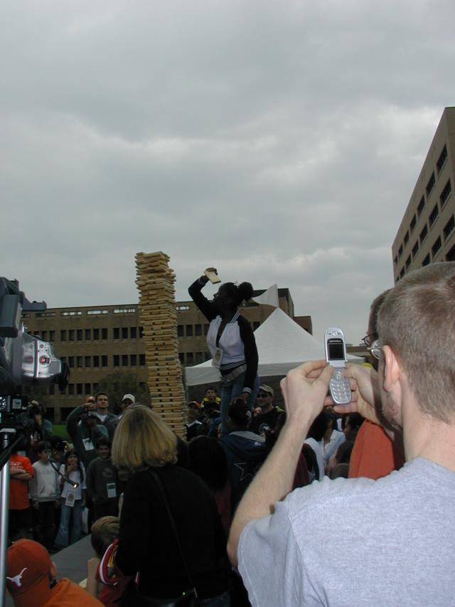 2005/03(March)/UT-Open-House/640x480_2005-03-05-UT-Open-House-22-block-tower.JPG
