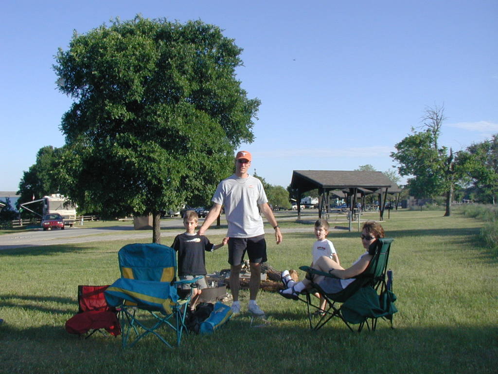 2005/04(April)/Camping-Lake-Georgetown/1024x768_2005-04-23-Camping-Lake-Georgetown-1-Travis-Chance-Dax-Suzi.JPG