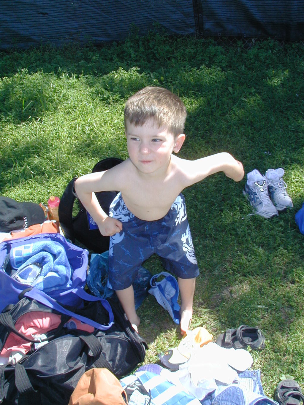 2005/04(April)/Swimming/2005-04-02-Big-Stacy-Pool-1-Dax.JPG