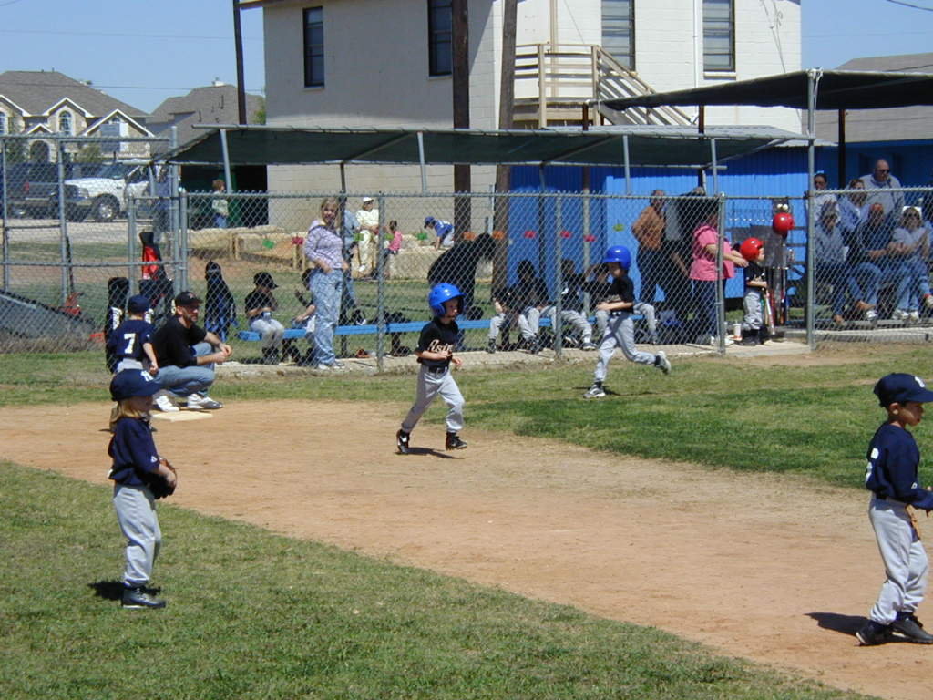 2005/04(April)/Tball-Soccer/1024x768_2005-04-02-Chance-Tball-25.JPG
