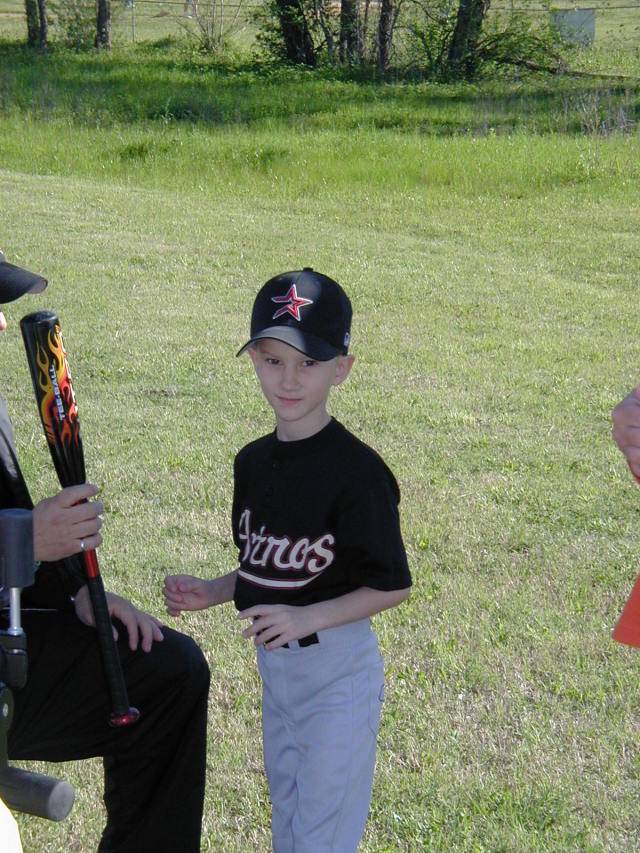 2005/04(April)/Tball-Soccer/640x480_2005-04-02-Chance-Tball-06-Astros.JPG