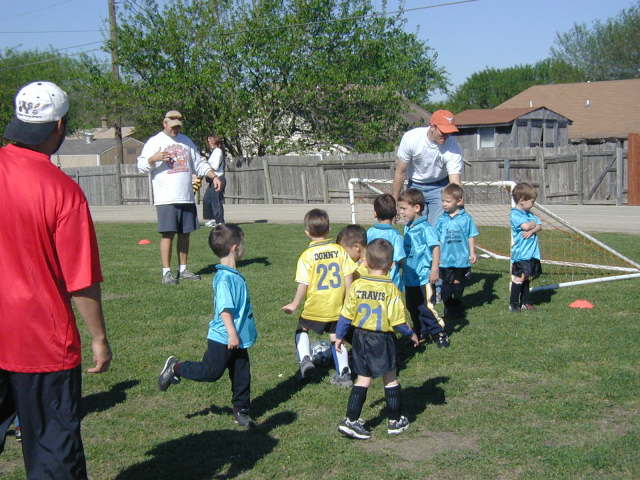2005/04(April)/Tball-Soccer/640x480_2005-04-02-Dax-Soccer-12.JPG