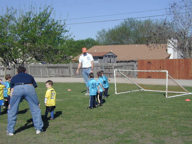 2005/04(April)/Tball-Soccer/640x480_2005-04-02-Dax-Soccer-13.JPG