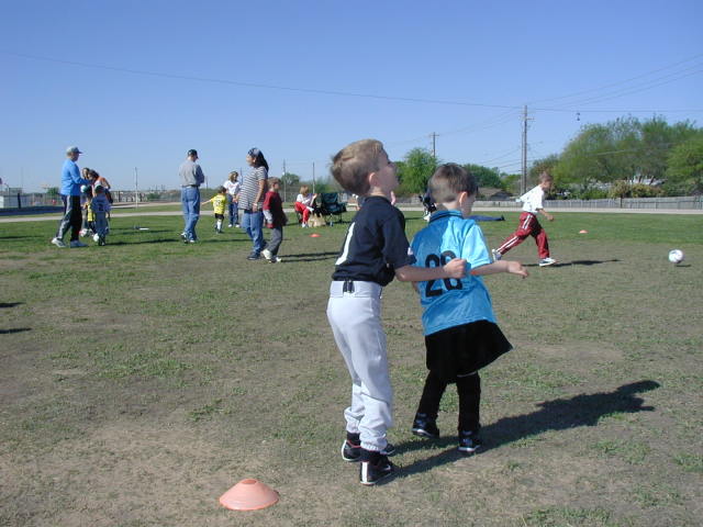2005/04(April)/Tball-Soccer/640x480_2005-04-02-Dax-Soccer-14-Chance.JPG