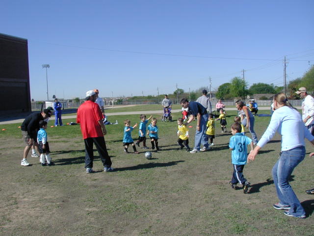 2005/04(April)/Tball-Soccer/640x480_2005-04-02-Dax-Soccer-17.JPG