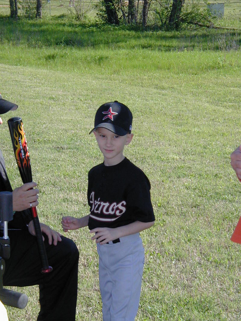 2005/04(April)/Tball-Soccer/800x600_2005-04-02-Chance-Tball-06-Astros.JPG