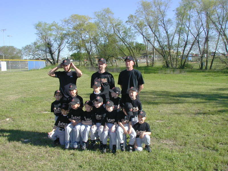 2005/04(April)/Tball-Soccer/800x600_2005-04-02-Chance-Tball-09-Astros.JPG