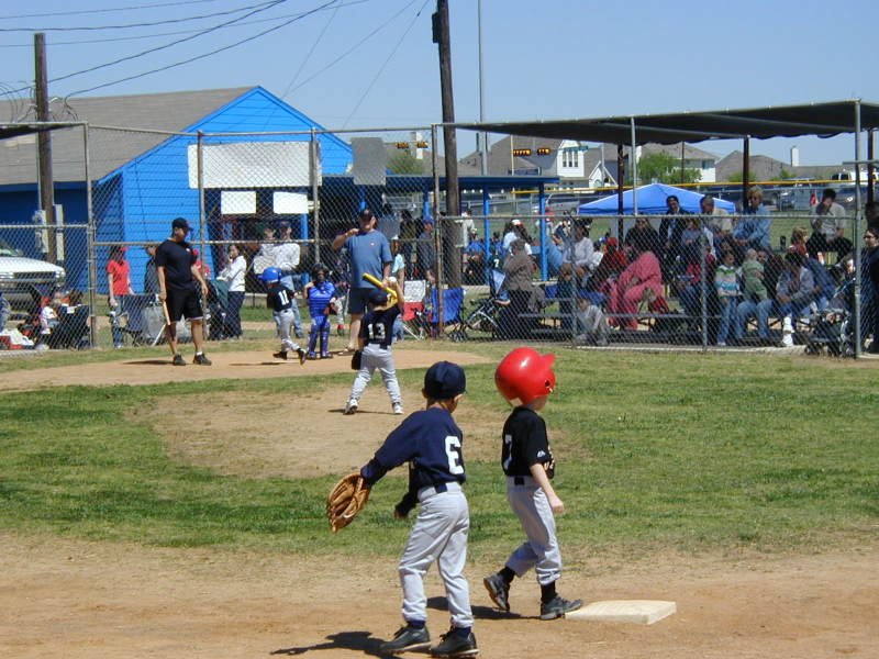 2005/04(April)/Tball-Soccer/800x600_2005-04-02-Chance-Tball-31.JPG