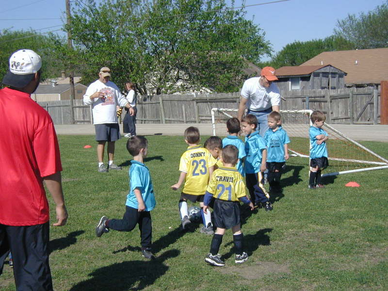 2005/04(April)/Tball-Soccer/800x600_2005-04-02-Dax-Soccer-12.JPG