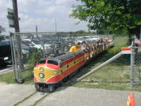 2005-04-16-Zachary-bday-Kiddie-Acres-05-train.JPG