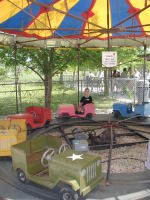 2005-04-16-Zachary-bday-Kiddie-Acres-16-Chance.JPG