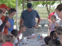 2005-04-16-Zachary-bday-Kiddie-Acres-26-cake-Jill-Len.JPG