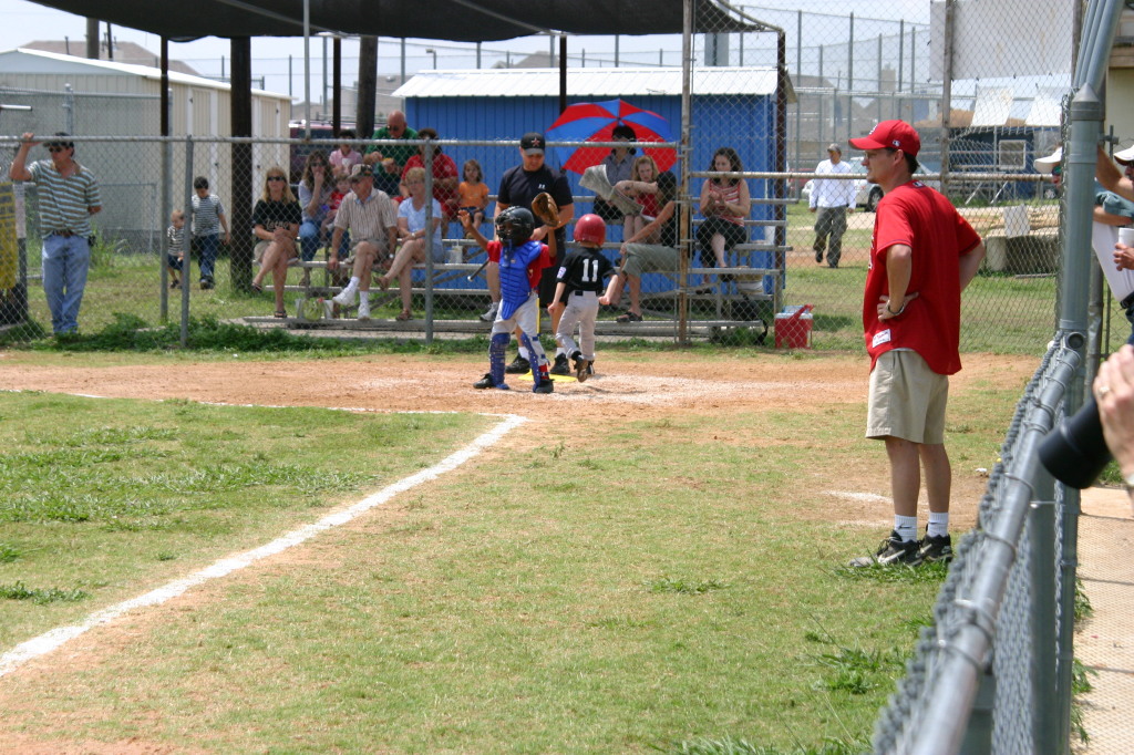 2005/05(May)/15th-Chance-Tball/1024x768_2005-05-14-Chance-Tball-13-running-home.JPG