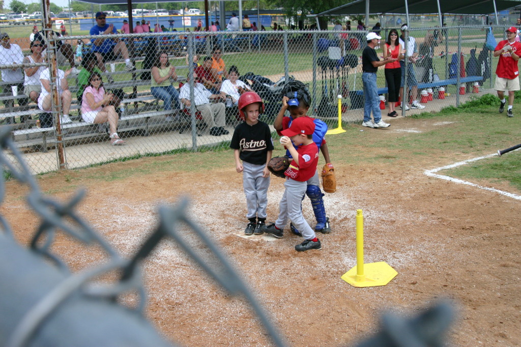 2005/05(May)/15th-Chance-Tball/1024x768_2005-05-14-Chance-Tball-32-running-to-home-plate-SAFE.JPG