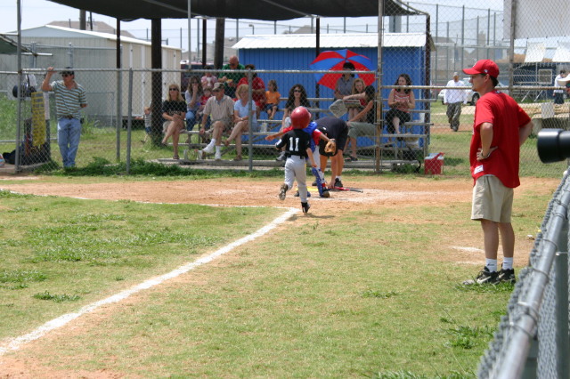 2005-05-14-Chance-Tball-12-running-home.JPG
