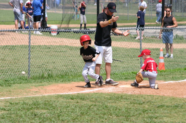2005/05(May)/15th-Chance-Tball/640x480_2005-05-14-Chance-Tball-45-running-home.JPG