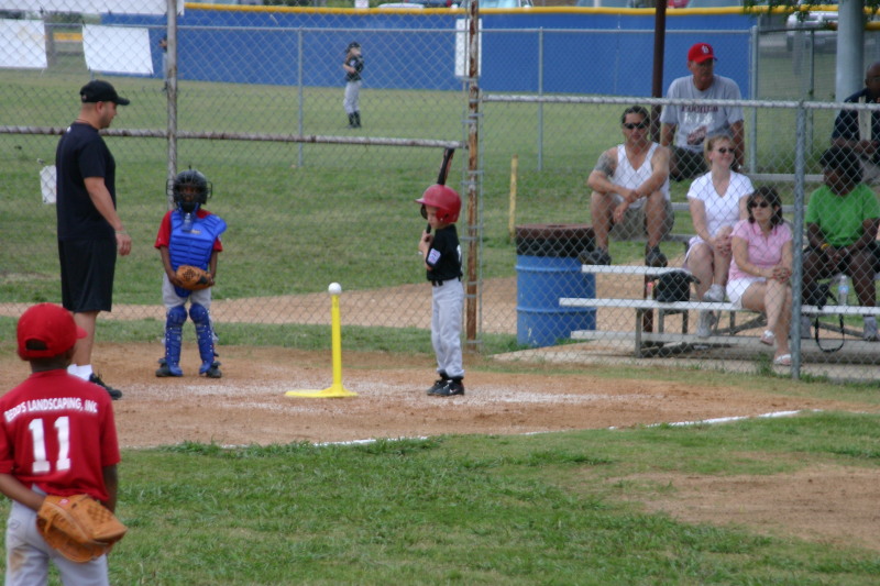 2005/05(May)/15th-Chance-Tball/800x600_2005-05-14-Chance-Tball-03-at-bat.JPG