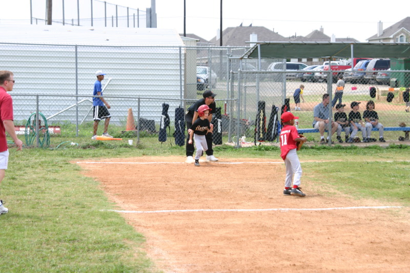 2005-05-14-Chance-Tball-06-running-to-2nd.JPG
