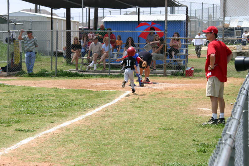 2005-05-14-Chance-Tball-12-running-home.JPG