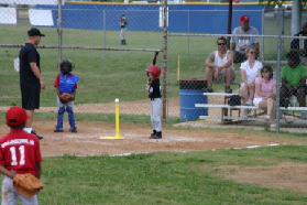 2005-05-14-Chance-Tball-03-at-bat.JPG