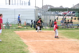 2005-05-14-Chance-Tball-06-running-to-2nd.JPG