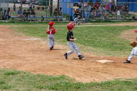 2005-05-14-Chance-Tball-09-running-to-2nd.JPG