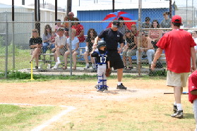2005-05-14-Chance-Tball-21-Jacob-catching.JPG