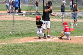 2005-05-14-Chance-Tball-45-running-home.JPG