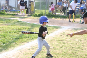 2005-05-25-Chance-Tball-04-batting-warmup.JPG